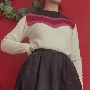 Stylish Chevron Sweater in Cream and Pink